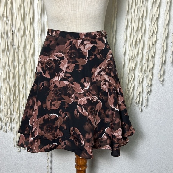 Reiss Peach Foral and Black Peplum Layered Mini Skirt Size US4 - Picture 1 of 10